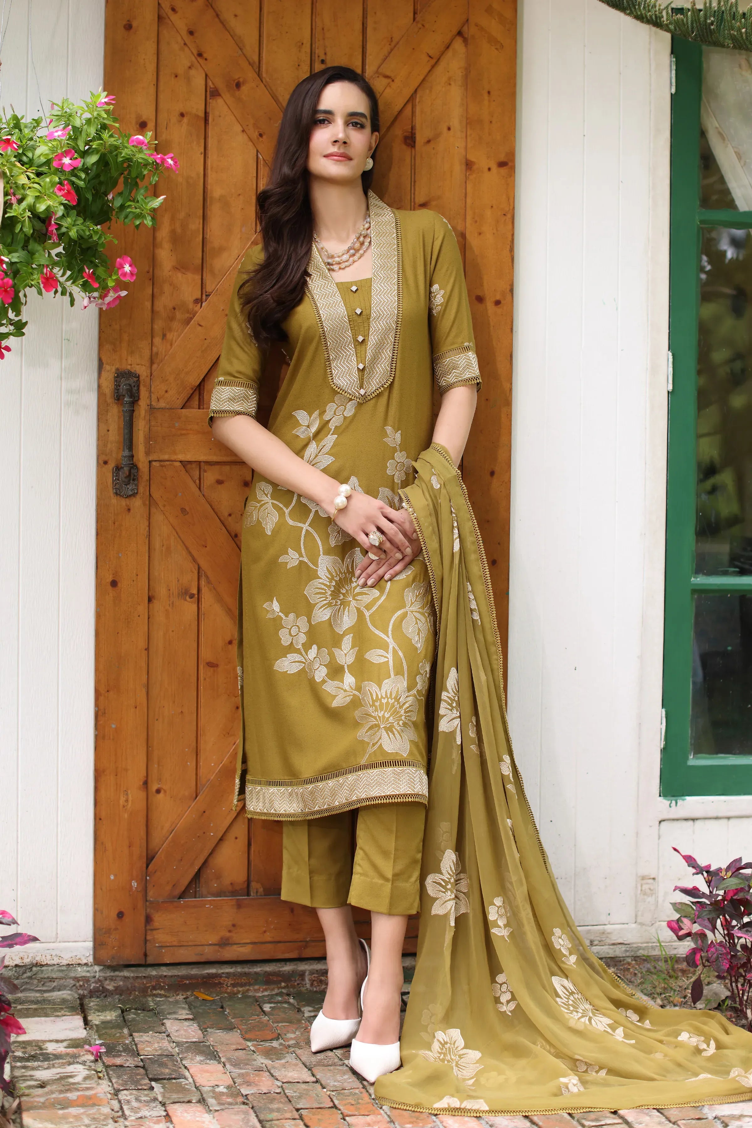 Fabareeze Green 3 PC Embroidered Karandi