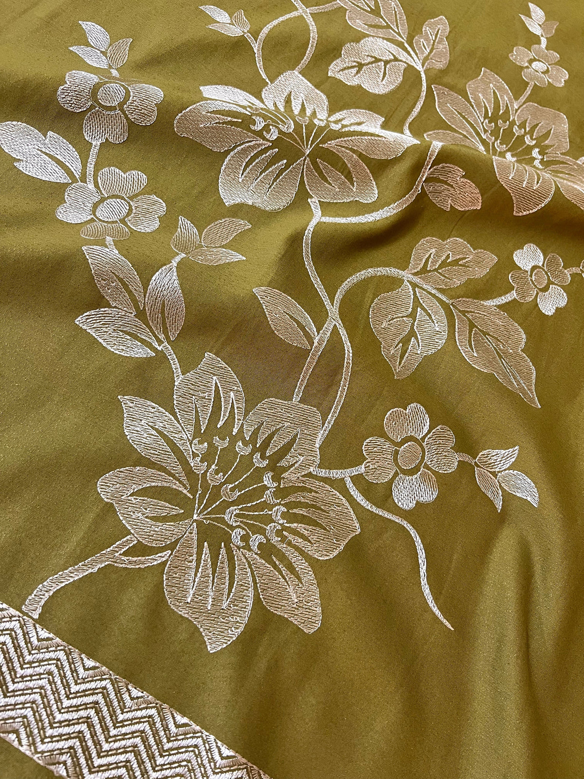Fabareeze Green 3 PC Embroidered Karandi