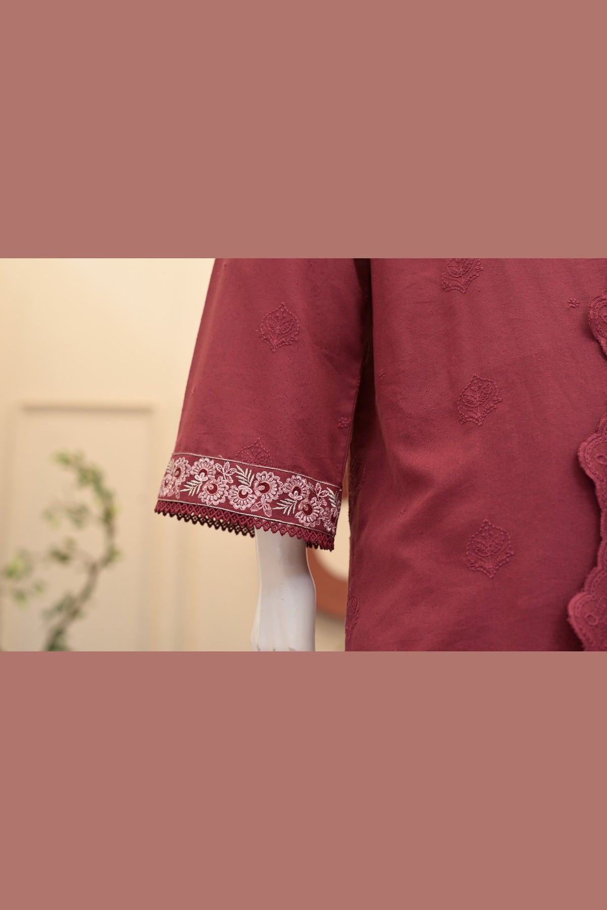 Maroon Karandi Shawl Set - detail