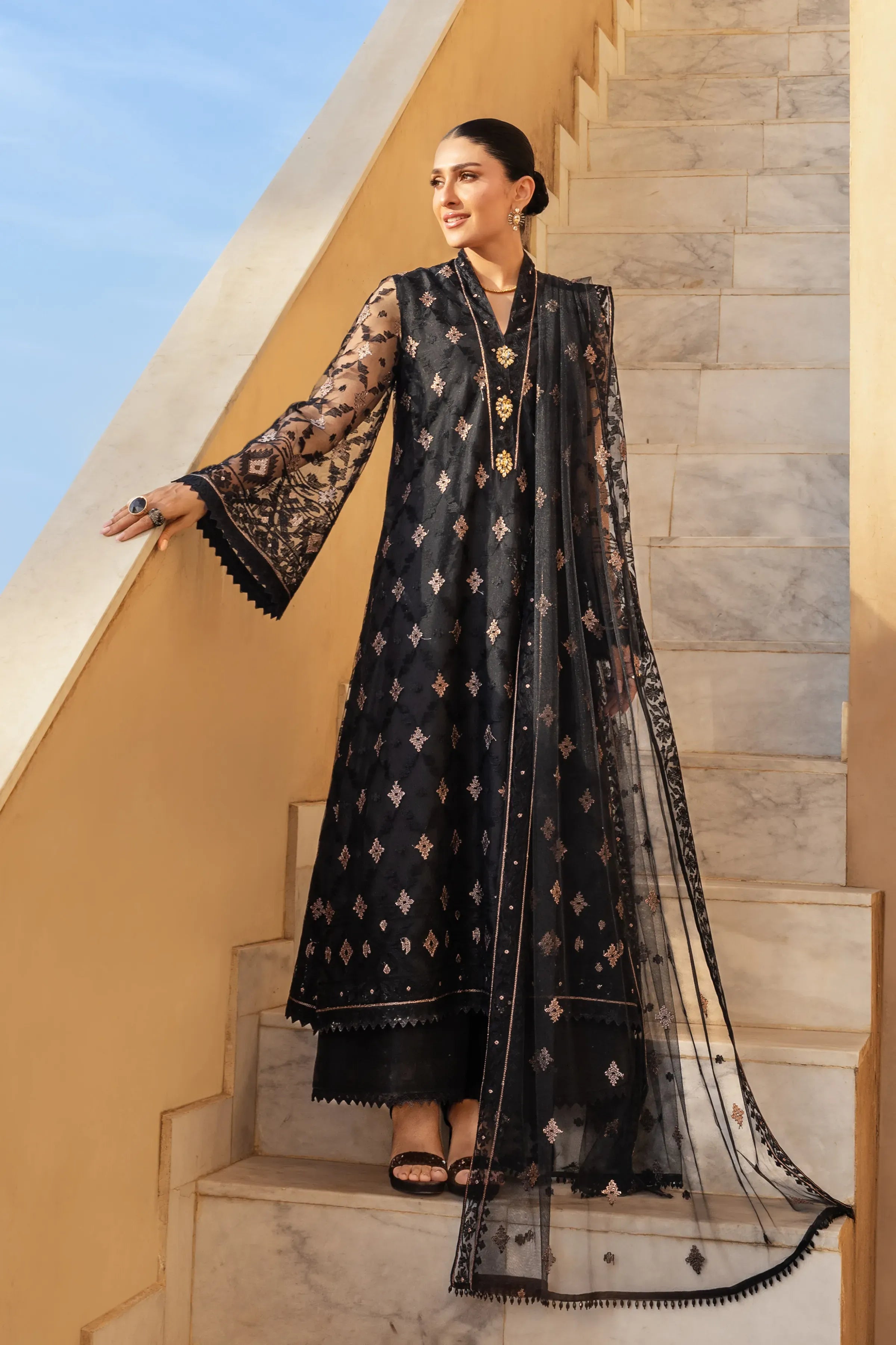 Fabareeze Black Dhakai jamdani