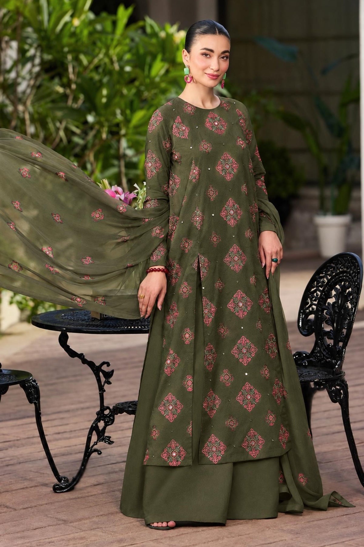 Mehndi Shishakari Embroidered - unstitched 3-piece suit