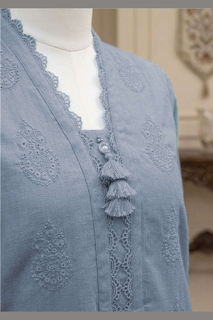 Ice Blue Karandi Shawl Set - neckline and tassel detail