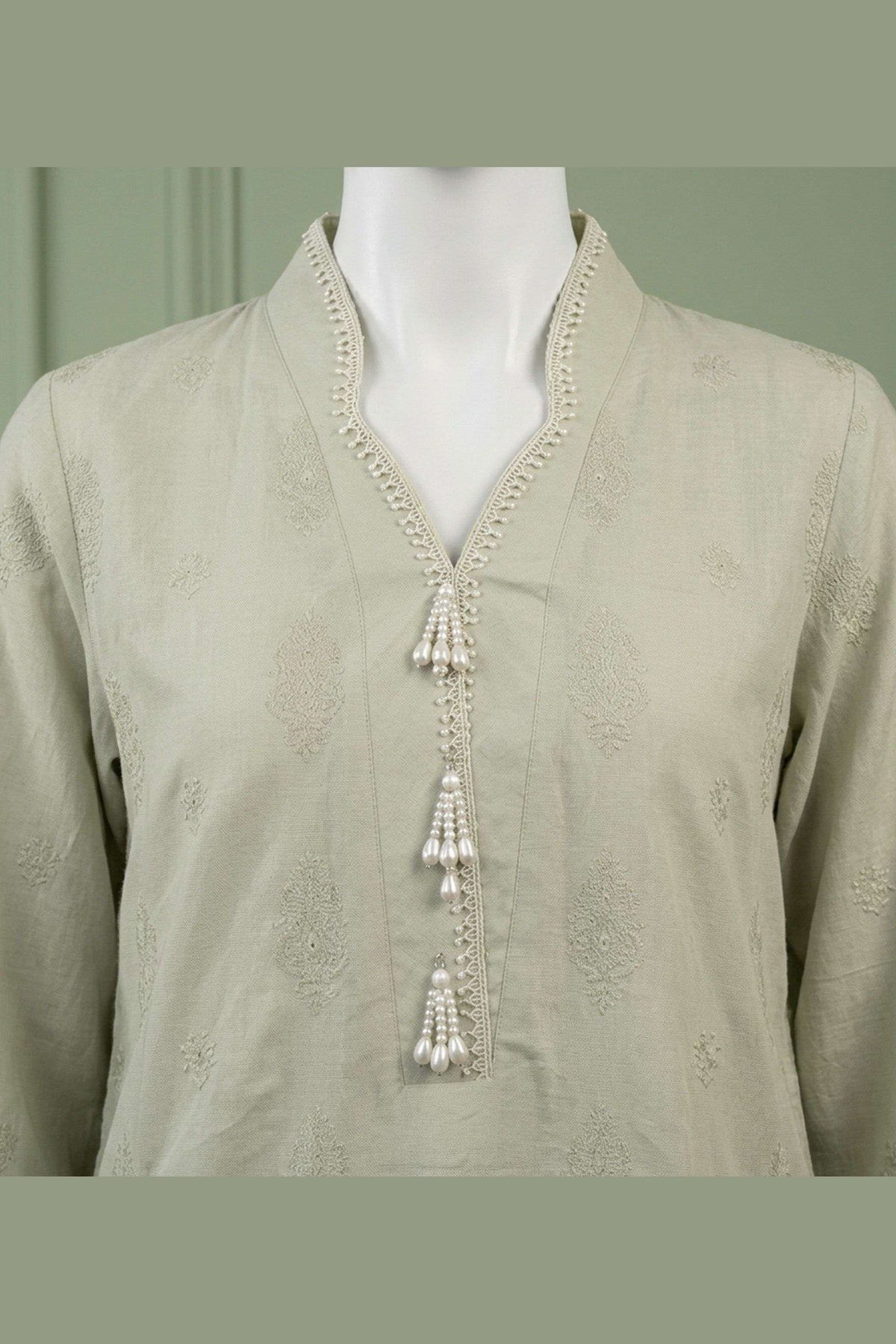 Green Karandi Shawl Set - neckline and placket detail