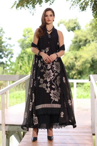 Fabareeze Black 3 PC Embroidered Karandi