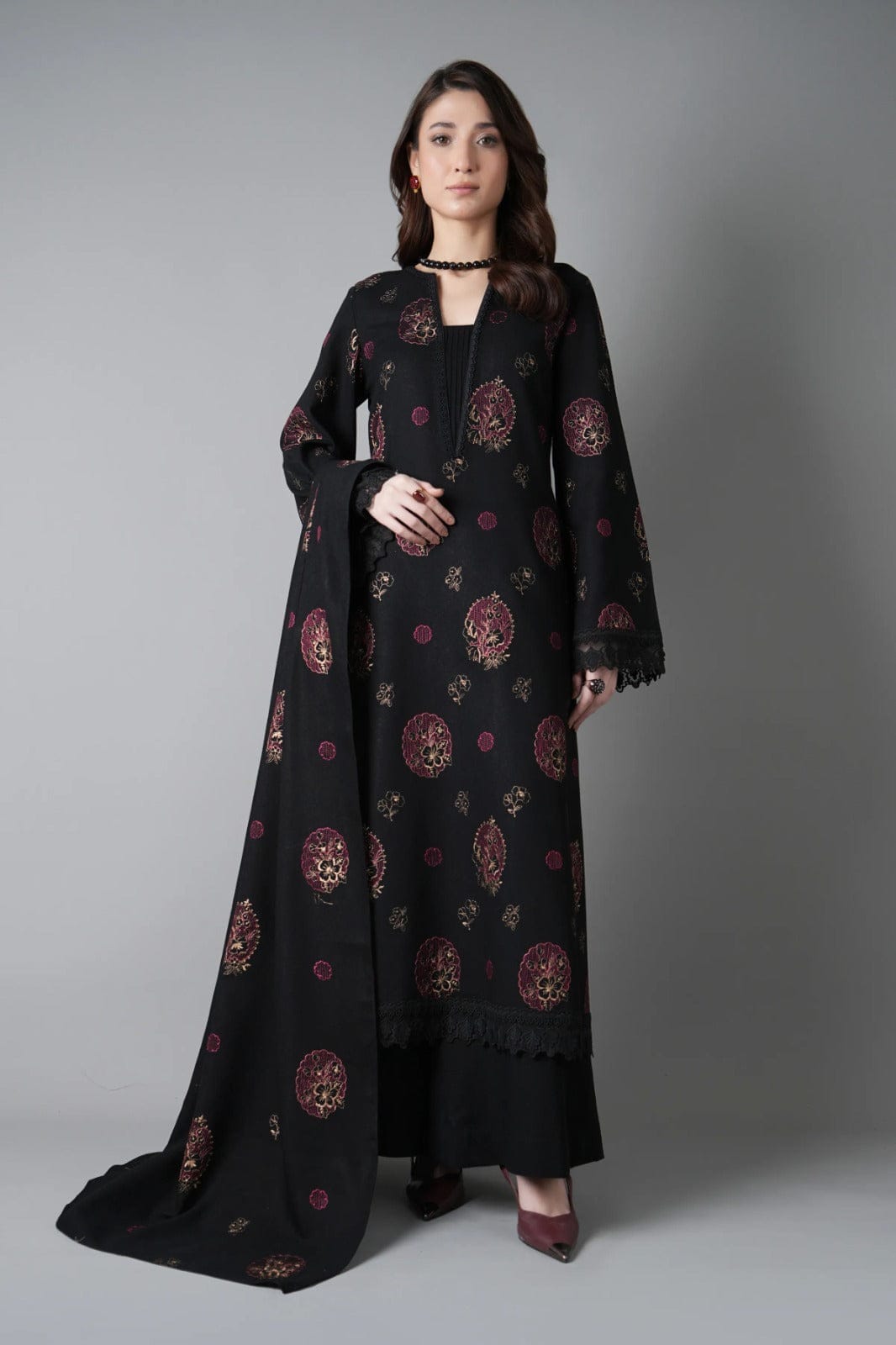Fabareeze Black 3 PC Embroidered Karandi