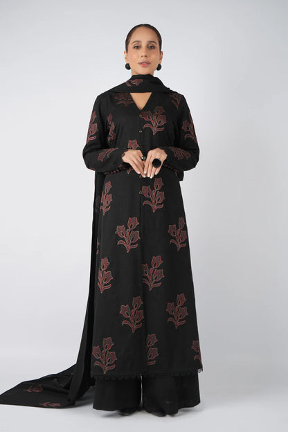 Fabareeze Black 3 PC Embroidered Karandi