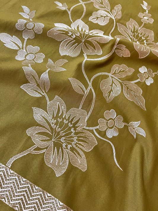 Fabareeze Green 3 PC Embroidered Karandi
