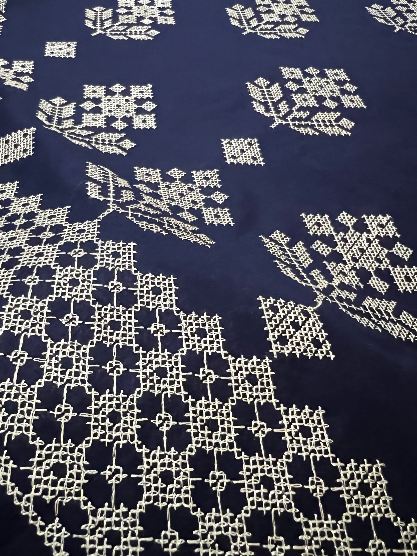 Fabareeze Navy blue 3 PC Lawn Embroidered