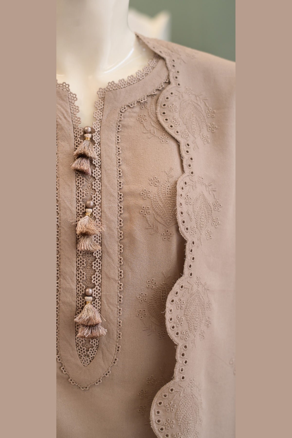 Brown Karandi Shawl Set - detail