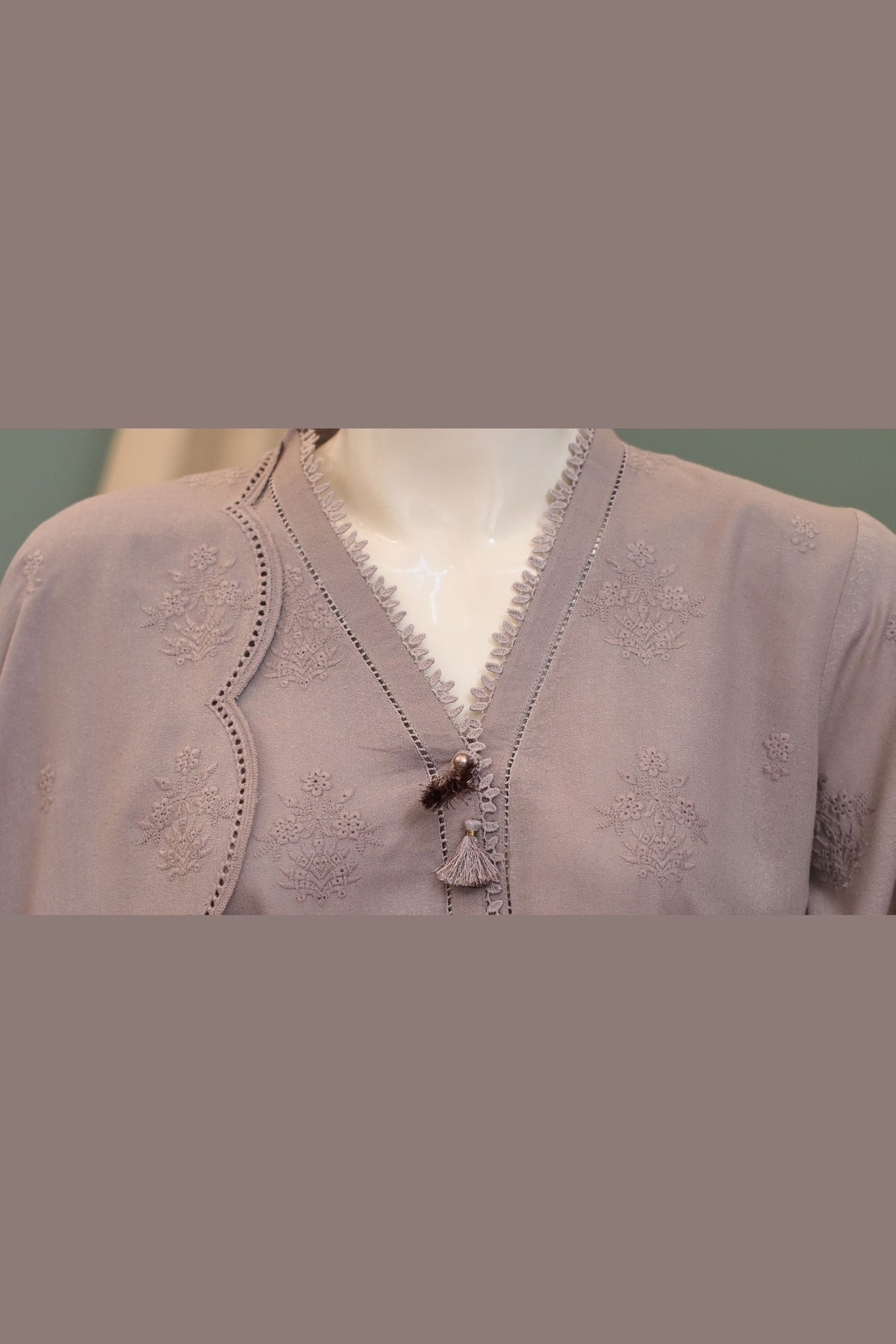 Mauve Karandi Shawl Set - detail
