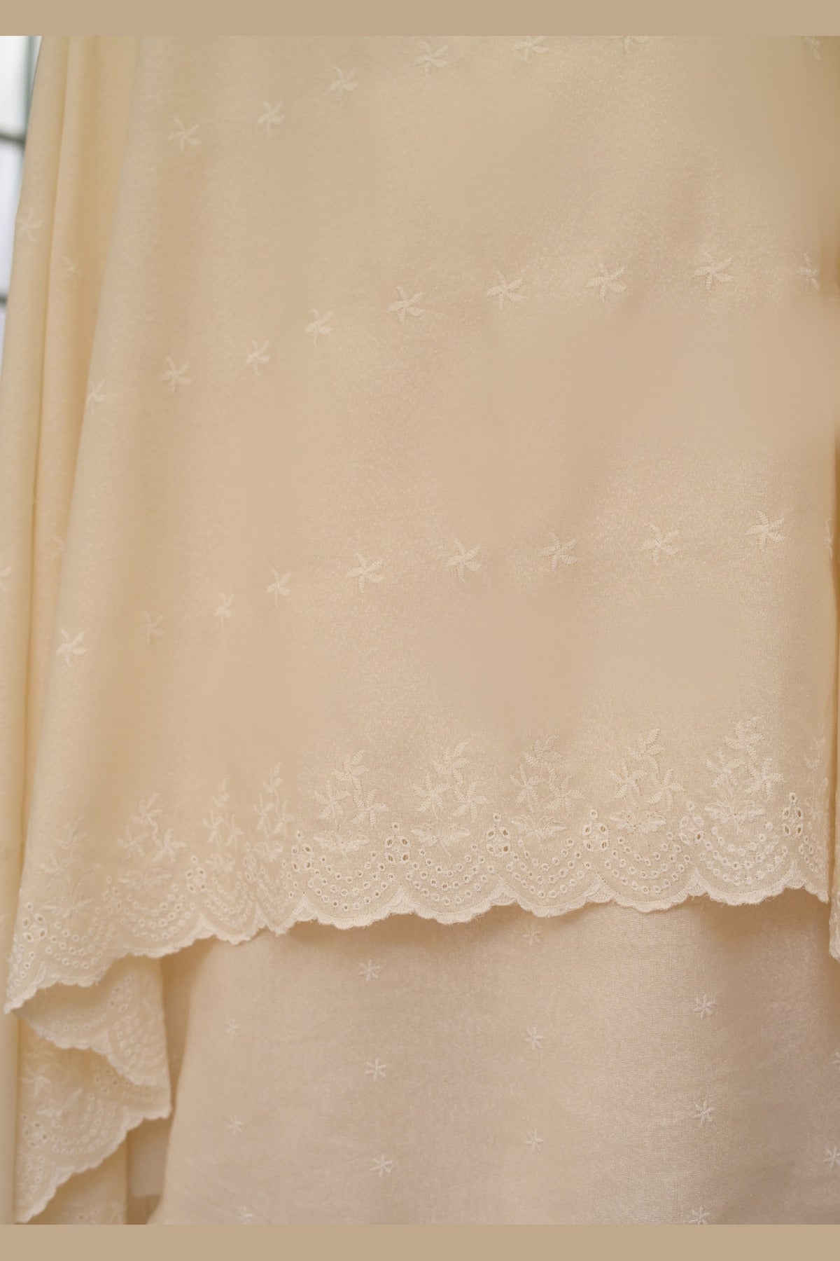 Cream Karandi Shawl Set - scalloped hem edge
