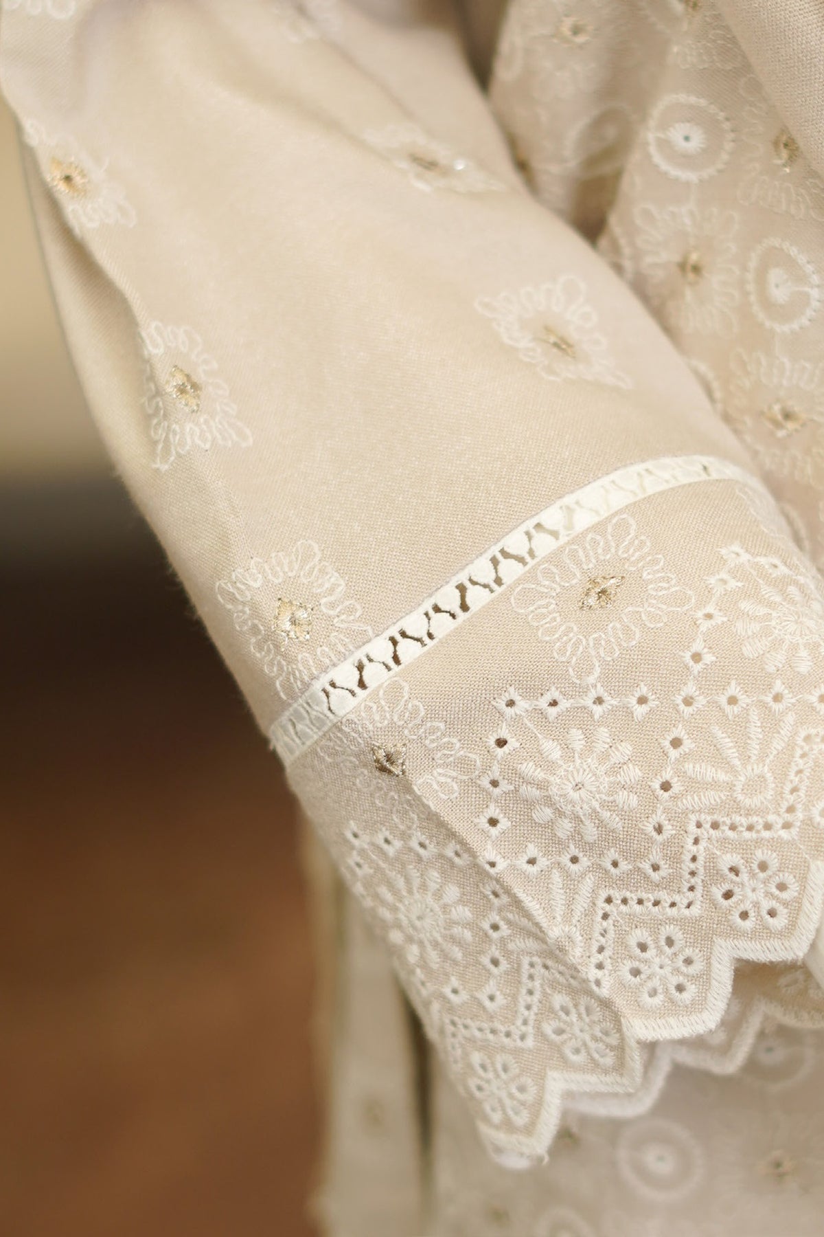 Ivory Karandi Shawl Set