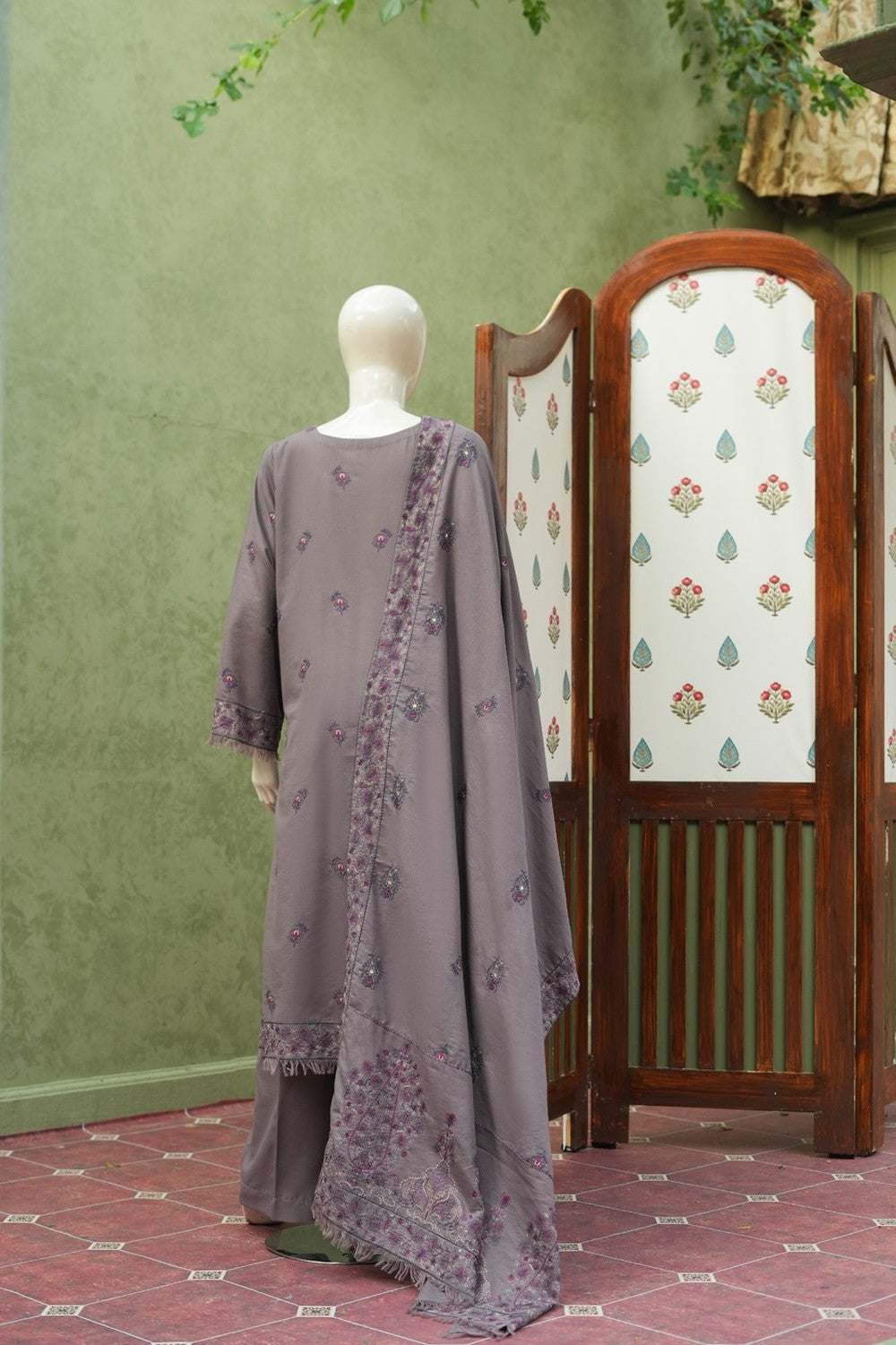 Mauve Karandi Shawl Set - full 3-piece embroidered karandi shawl set