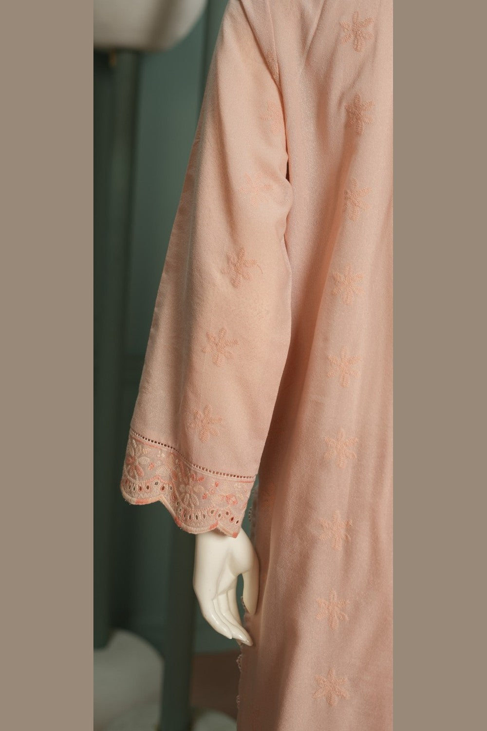 Peach Karandi Shawl Set - embroidery detail