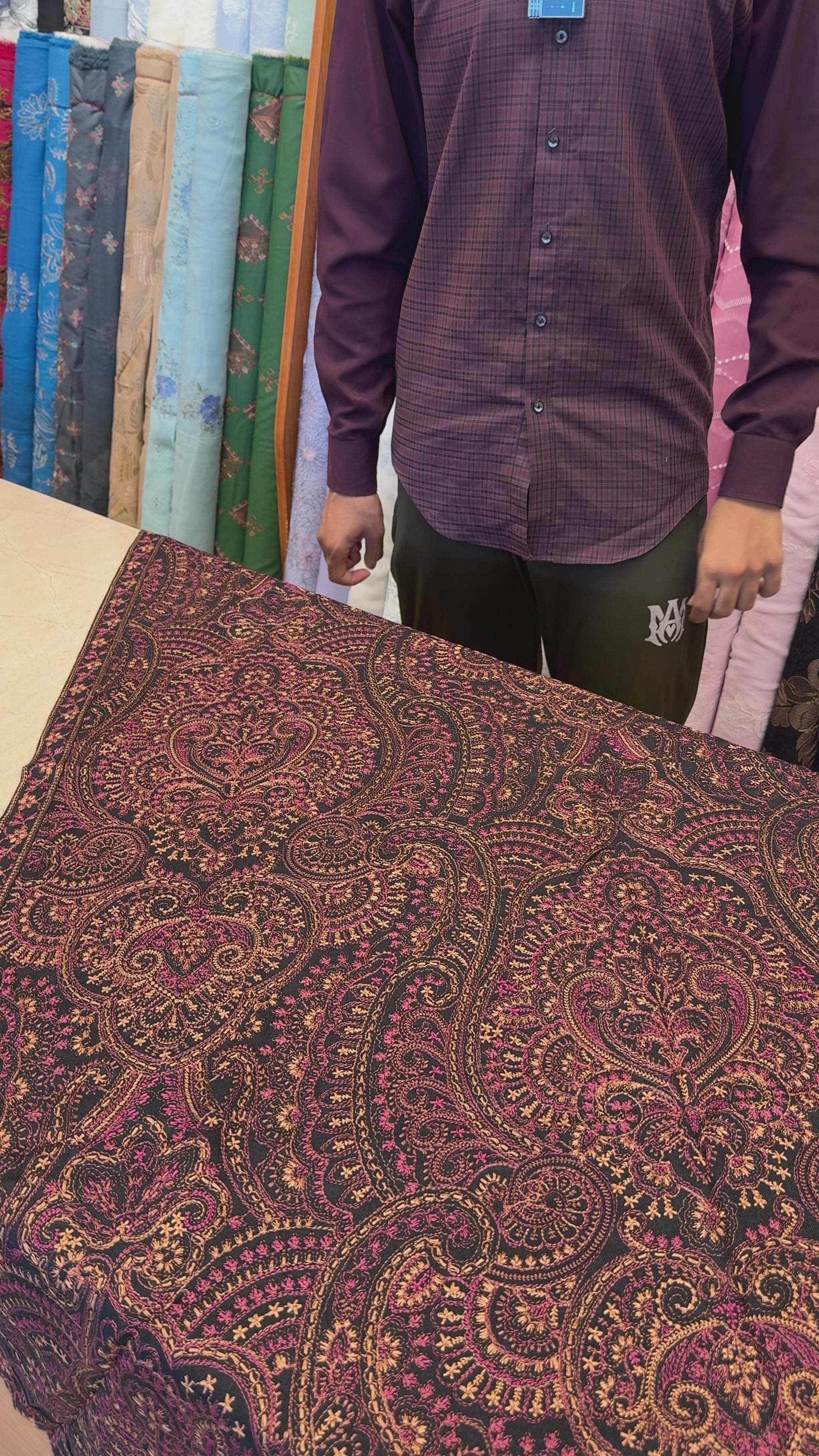 Black Embroidered Shawl Set – fabric video
