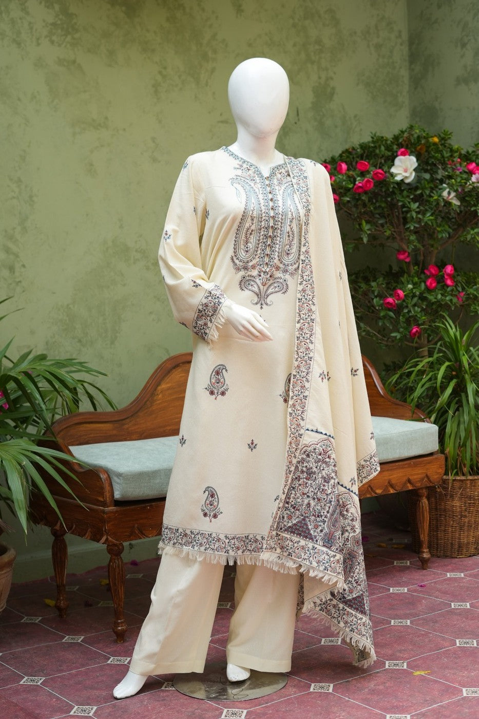 Ivory embroidered karandi 3 piece shawl set