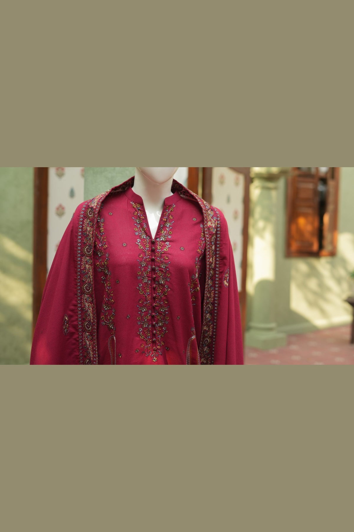 Red Karandi Shawl Set - embroidery detail