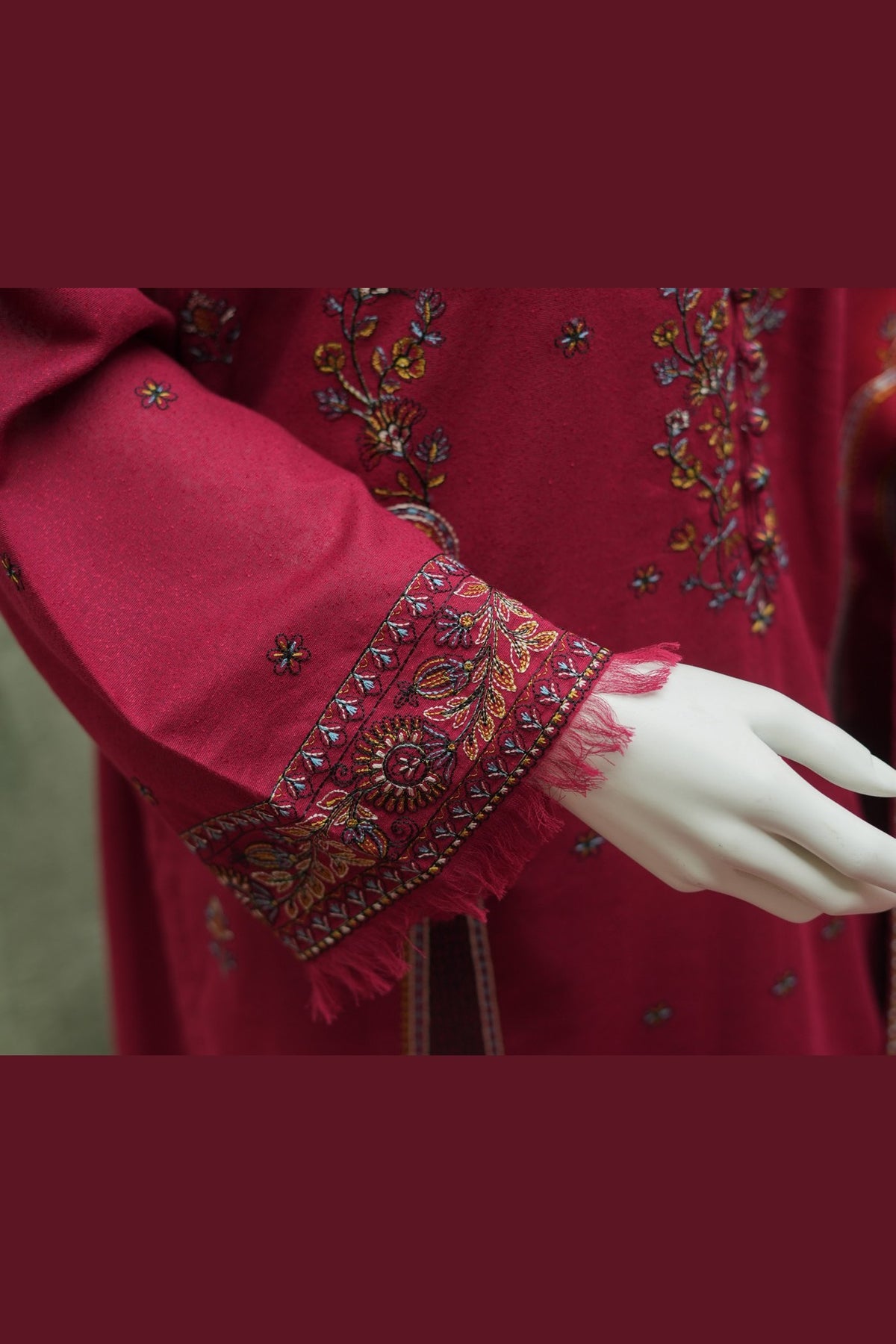 Red Karandi Shawl Set - embroidery detail