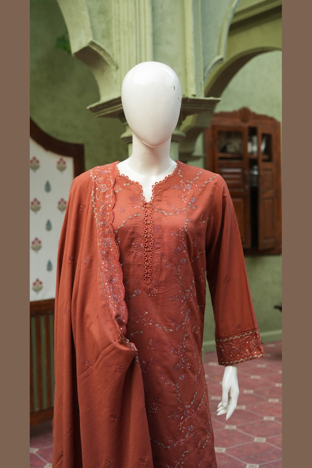 Rust Karandi Shawl Set - embroidery detail